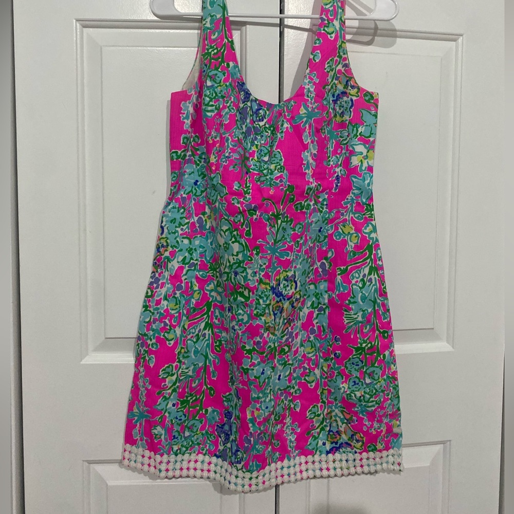 Size 6 Lilly Pulitzer shift in GUC.